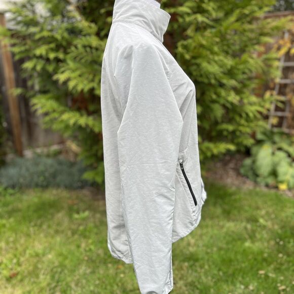 Nike Lightweight Asymmetrical Windbreaker Jacket Lt.Grey Sz L RN 56323 CA 05553 - Picture 5 of 16